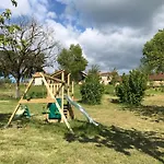 Nouzet Et Lits *