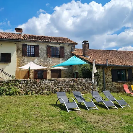 Nouzet Et Lits *