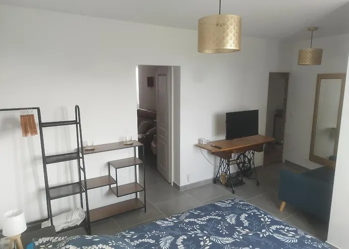 Nouzet Et Lits 度假居 *